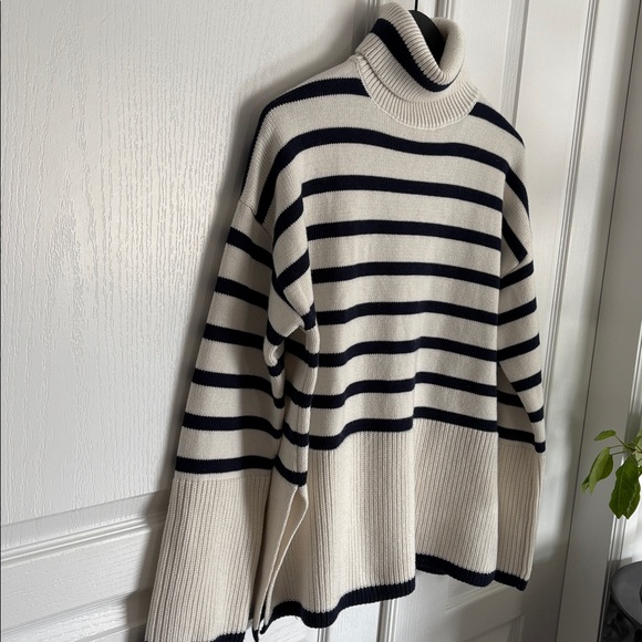 GUESS Emelia Sweater - Picture 5 of 16